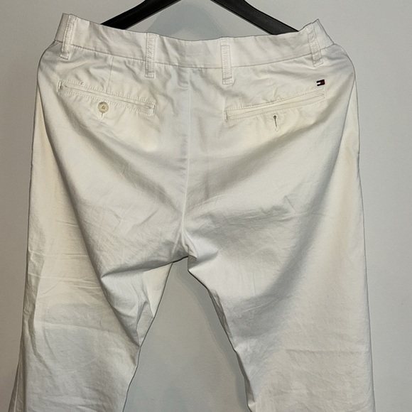 Tommy Hilfiger White Chinos Relaxed Fit with Excellent conditions - Picture 6 of 9